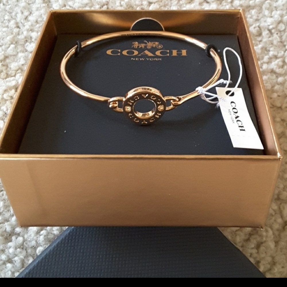New Coach Gold Open Circle Pave Hook Bangle Bracelet